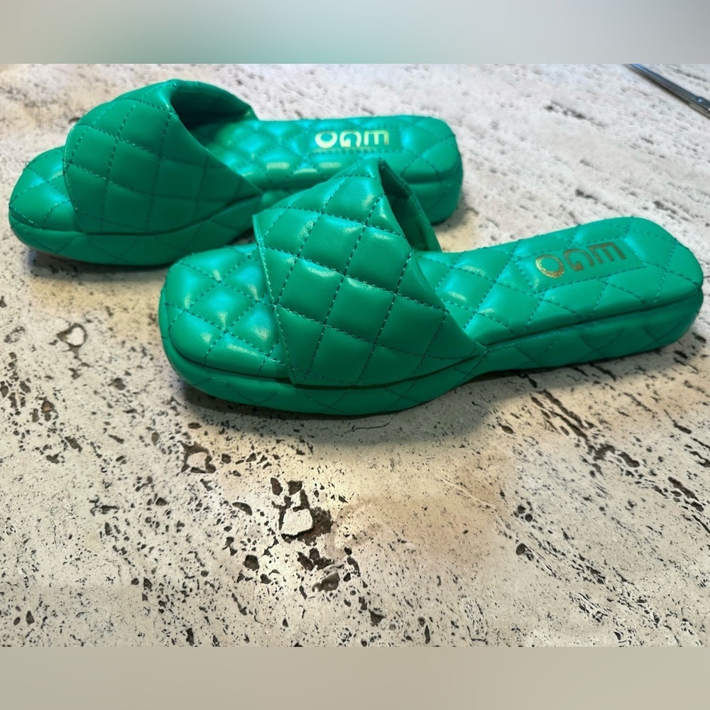 NWOT ‘Chanel Style’ Ego Chunky Quilted Slides — Green Size 7